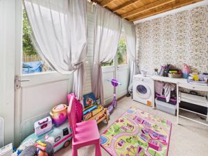 Garden room- click for photo gallery